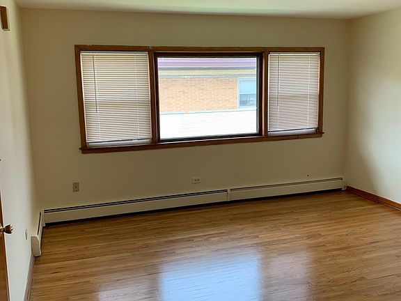 3rd image of 3508 Warren Ave #5