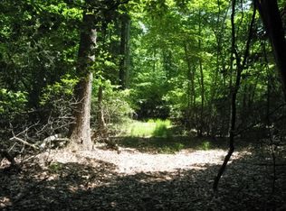 53 Haypit Ln, Weems, VA 22576