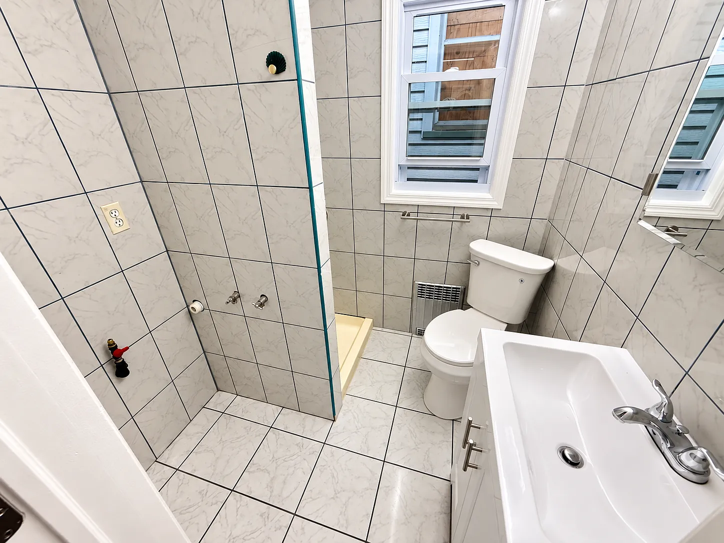 2 bed, $2,200 — Photo 4