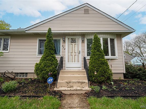 4th image of 572 Gilmore Ave