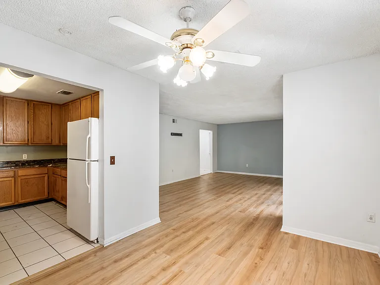 4160 Versailles Dr #4160D — Photo 6