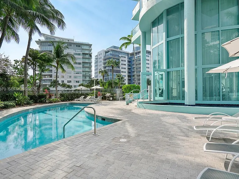 6000 Indian Creek Dr #8B — Photo 30