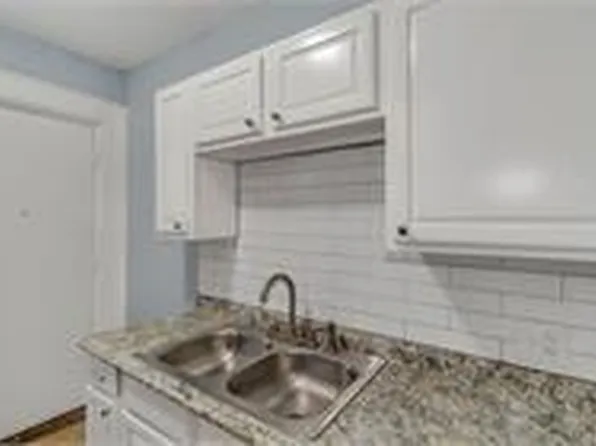 2708 & 2710 Holmes St, Kansas City, MO 64109