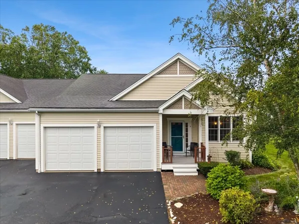 4 Chance Ct Unit 4, Carver, MA 02330