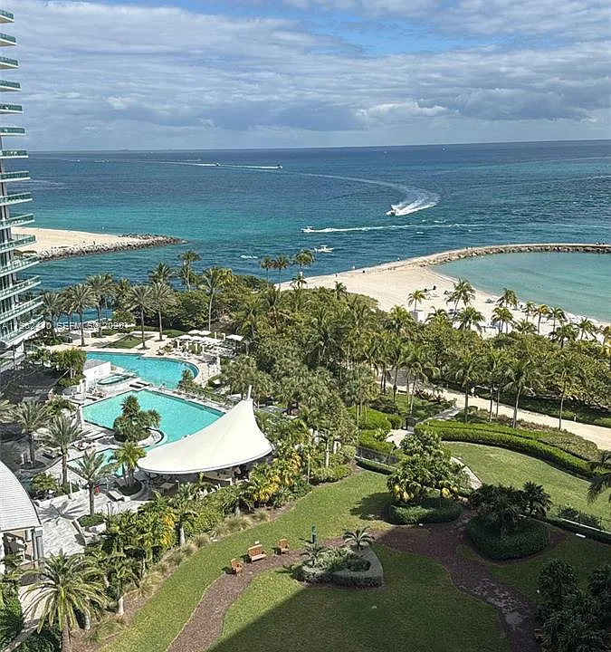 10275 Collins Ave #1402