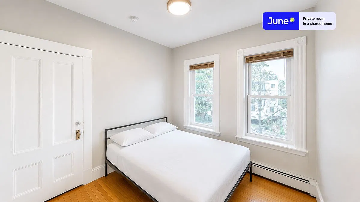 76 Easton St — Photo 1