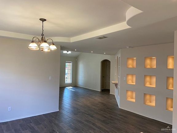 3rd image of 2813 E Camelia Ave