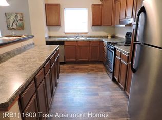 1570 Rivers Bnd APT 108, Wauwatosa, WI 53226
