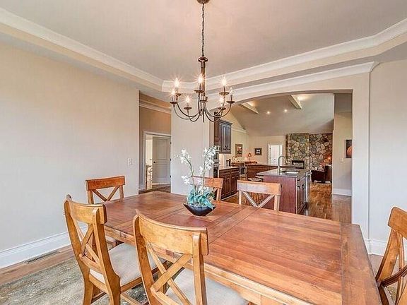 5th image of 111 Buchmans Close Cir
