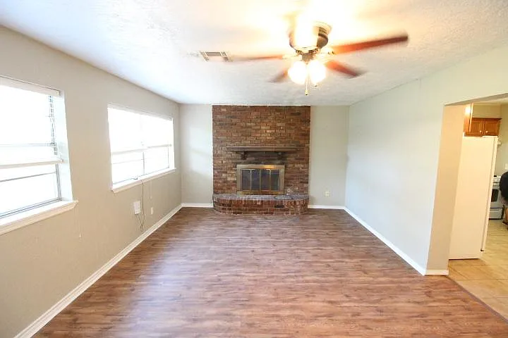 4029 N Nicklas Ave — Photo 5