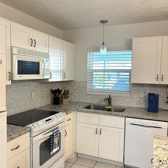 2115 9th Ave W #6B — Photo 3
