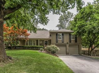 5631 W 81st Ter, Prairie Village, KS 66208