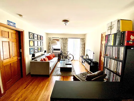 Rented by Street Realty Brokerage LLC | media 2