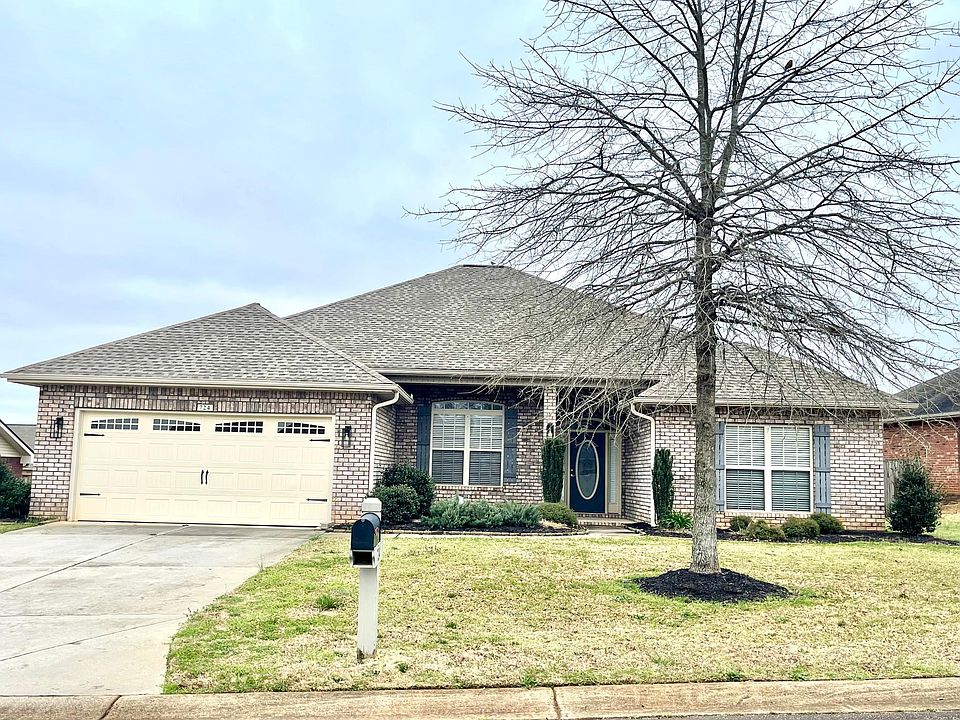 1st image of 724 Misty Glen Ln