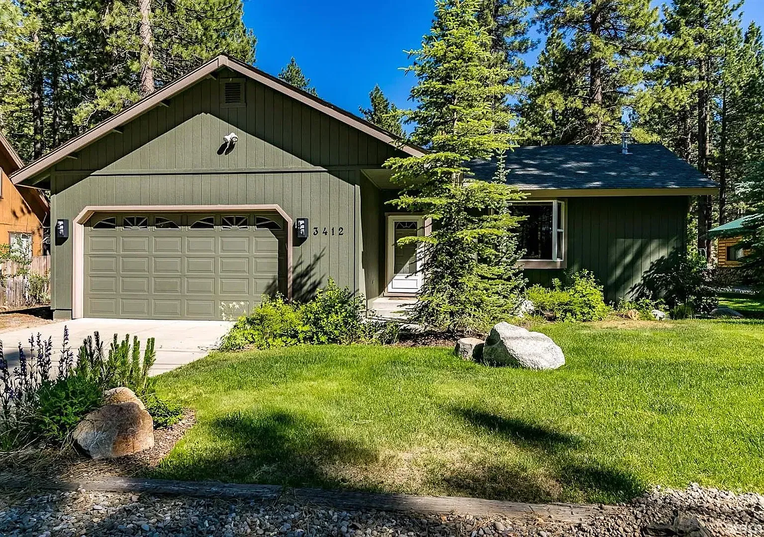 Large pet friendly 4Bd home home available for a Seasonal lease starting 1/4/27!! Call to inquire... — Photo 2
