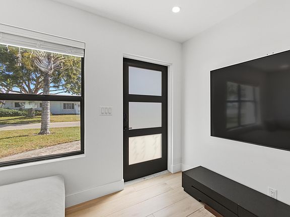 4th image of 19124 SE Fearnley Drive