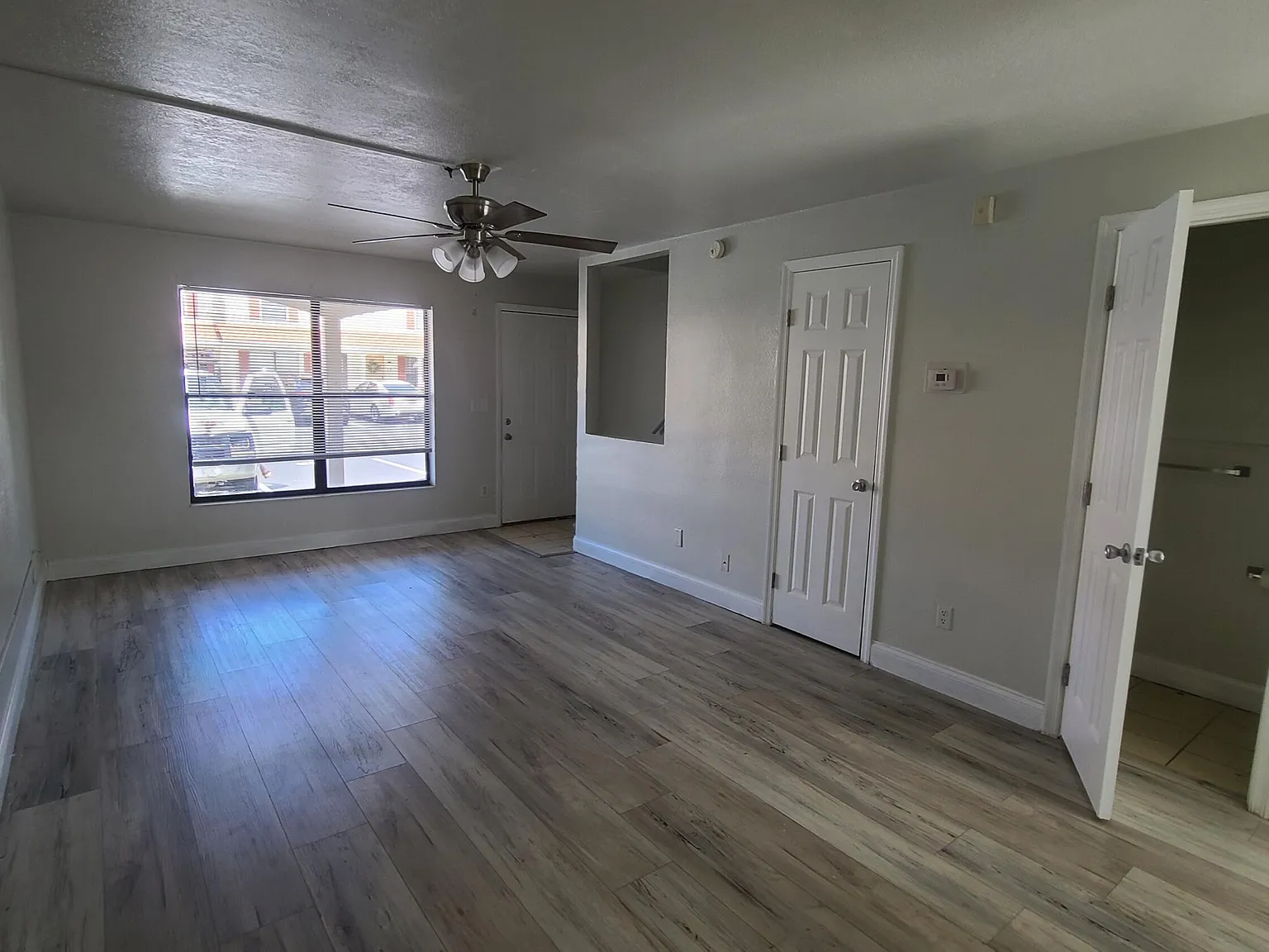 2 bed, 1.5 bath, 1024 sqft, $1,600 — Photo 4