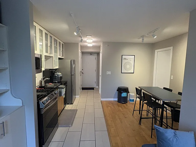 1225 Richards St #301 — Photo 4