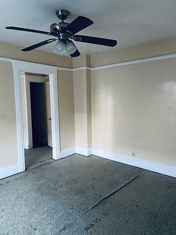 1st image of 527 W Melrose Way