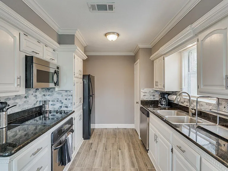 11259 Drummond Dr — Photo 14