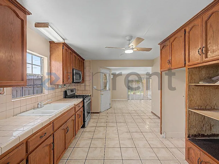 4417 Deland Ave — Photo 8