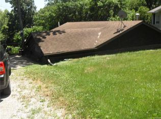 458 Hollywood Heights Rd, Caseyville, IL 62232