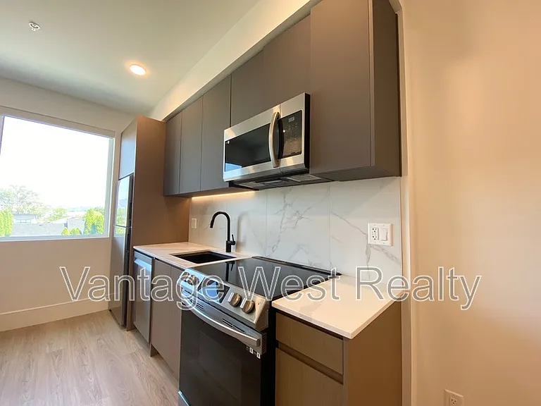 720 Klo Rd #308 — Photo 4