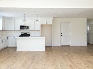 4 Hayley Cir #0, Rochester, MA 02770