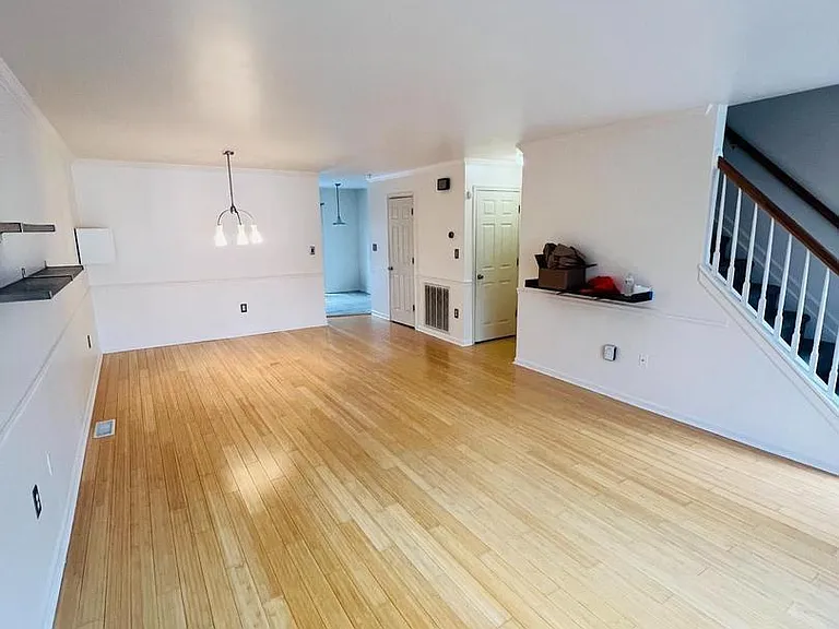 2528 Interstate Dr — Photo 9