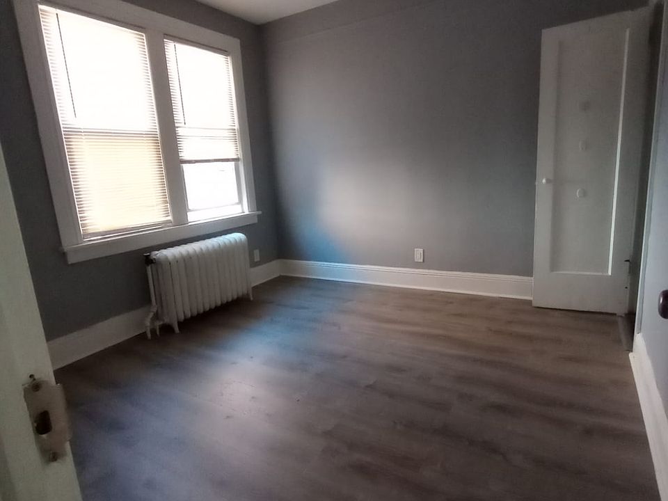 2nd image of 255 Lafayette Ave #22A