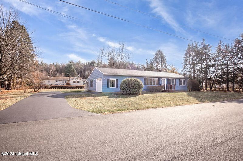 3rd image of 5 Clearview Boulevard