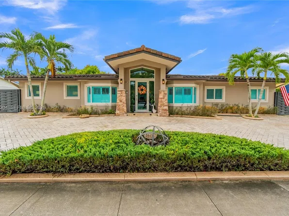 14456 Kendale Lakes Blvd, Miami, FL 33183