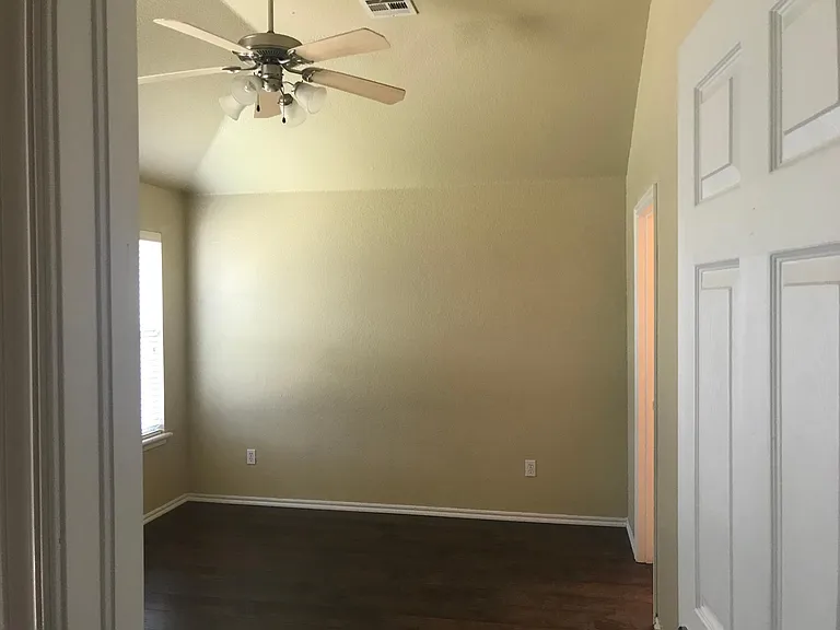 2604 Northern Hills Rd — Photo 12