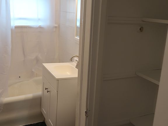 5th image of 4660 N Elston Ave #F1