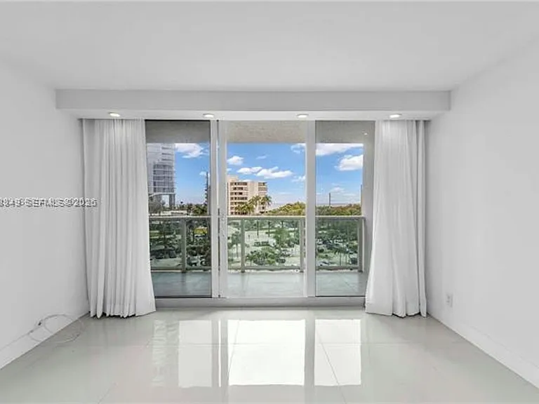 100 Bayview Dr #508 — Photo 6
