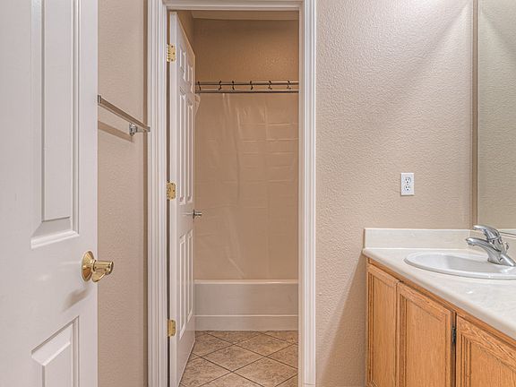 4th image of 9590 Crisswell Dr