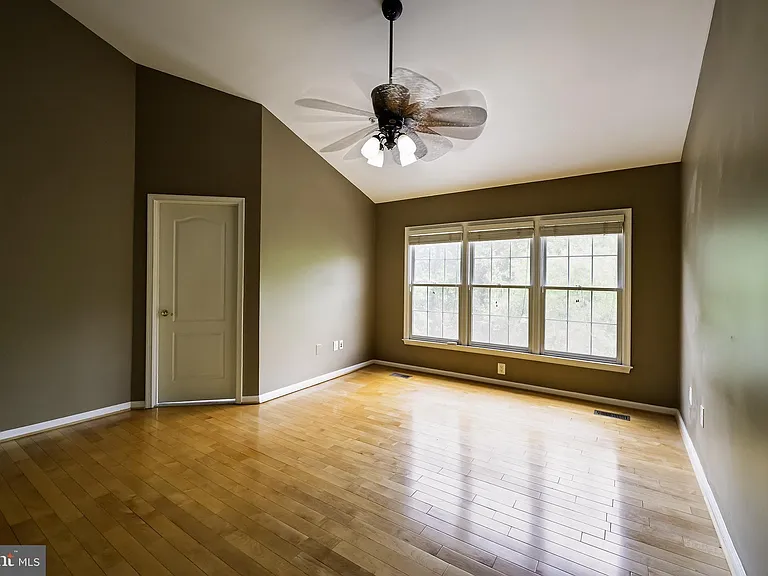 1156 Regal Oak Dr — Photo 33