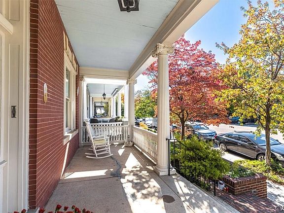 3rd image of 1812 Park Ave