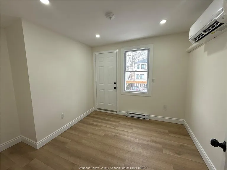 786 Chatham St E #2 — Photo 5