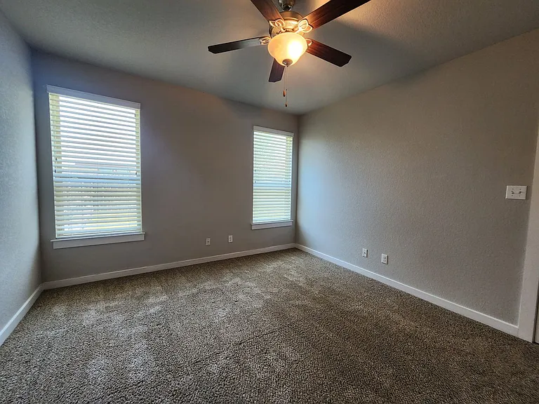 546 Creekside Frst — Photo 8