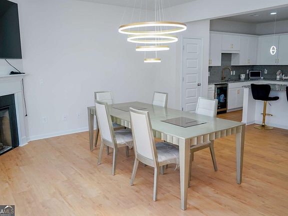 3rd image of 2115 Ravencliff Dr