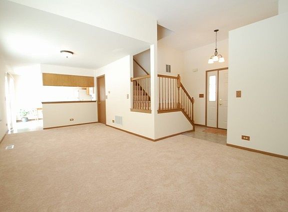 3rd image of 2460 Applewood Ln