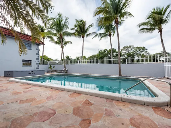 760 SW 8th St APT 004, Pompano Beach, FL 33060