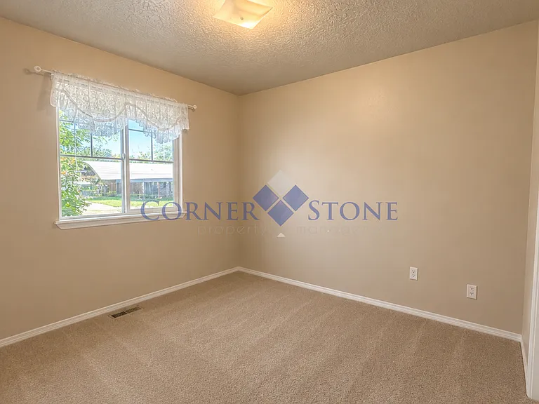 8179 E Portage St — Photo 10