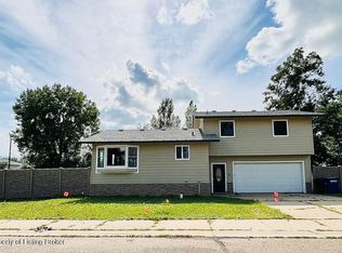 740 S Main Ave, Dickinson, ND 58601
