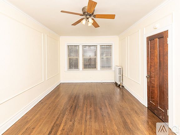 2nd image of 5724 S Blackstone Ave #28-308