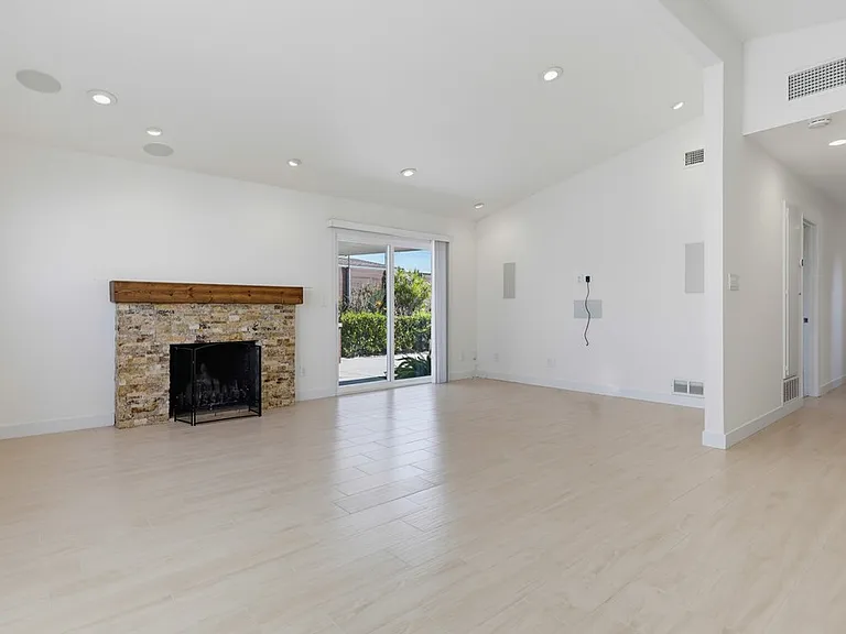 4996 Mount Almagosa Dr — Photo 11