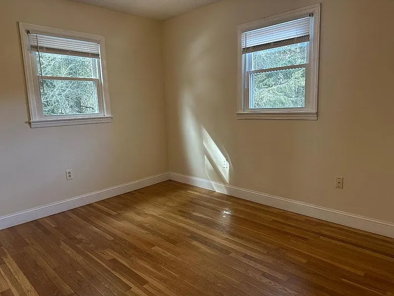 970 Long Crescent Dr — Photo 8