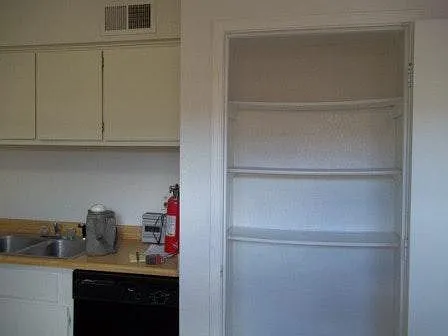12121 Menaul Blvd NE — Photo 8