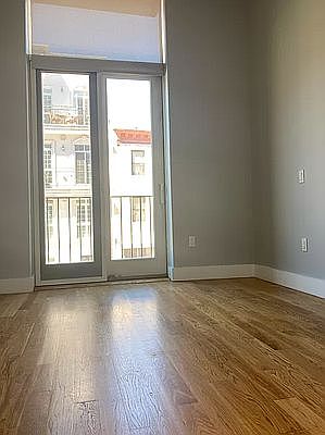 2nd image of 46 Meserole St APT 3A
